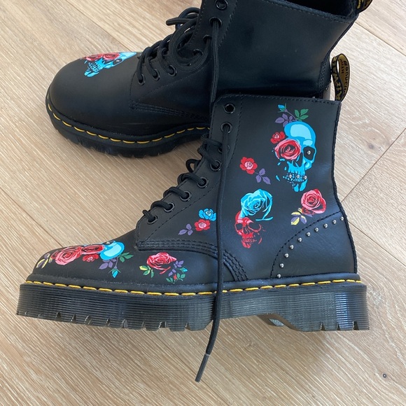 Dr. Marten’s Skull Rivet Platform Boots - Picture 9 of 11